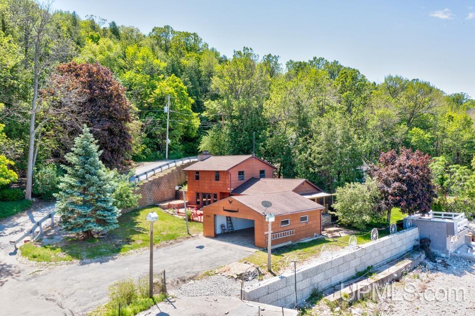 5369 Edgewater Beach Road Green Bay, WI 54311 - Photo 9 of 57 Gallery Image 9