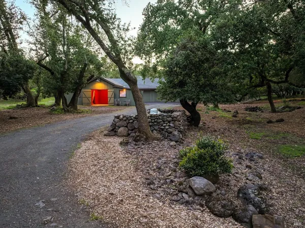 $2,995,000 | 2120 Grove Street, Sonoma, CA 95476