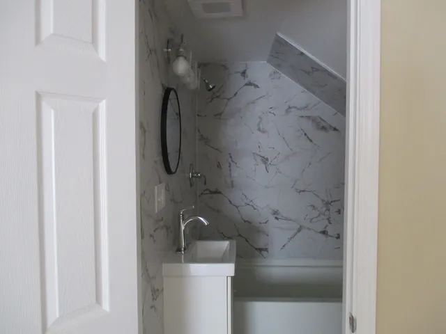 $353,900 | 11342 South Ave G, Chicago, IL 60617