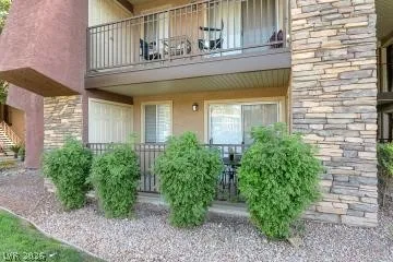 $1,125 | 5081 River Glen Drive, Unit 125, Las Vegas, NV 89103