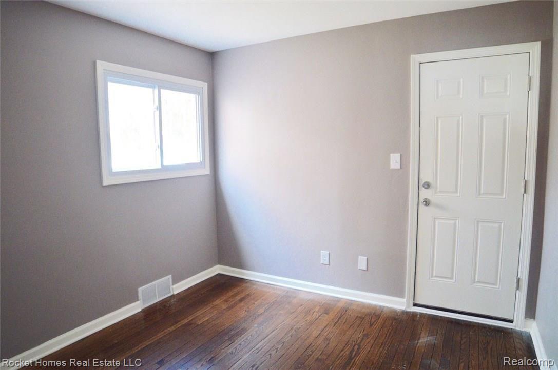 17148 Evergreen Road Detroit, MI 48219 - Photo 10 of 17 Bedroom 1.jpg