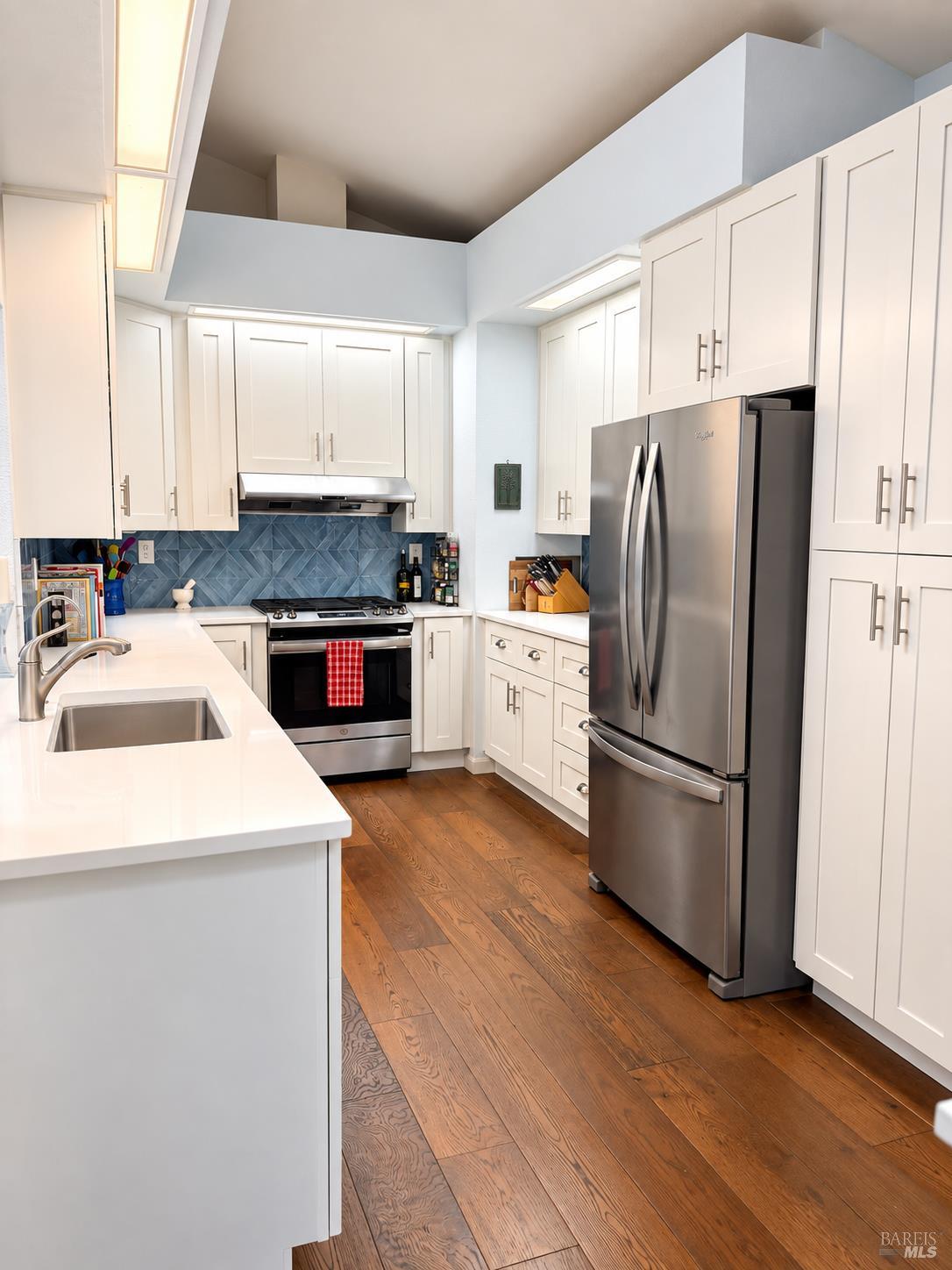 2008 Stonefield Lane Santa Rosa, CA 95403 - Photo 13 of 52 Gallery Image 13