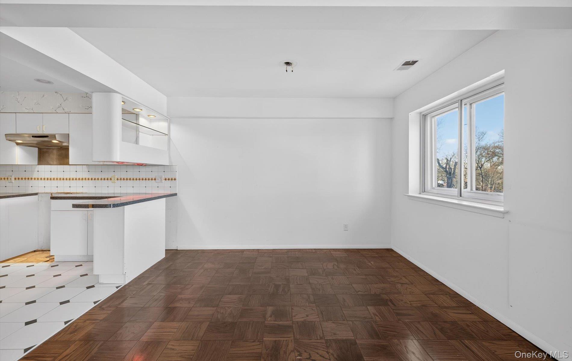 100 South Middle Neck Road, Unit 305 Great Neck, NY 11021 - Photo 12 of 45