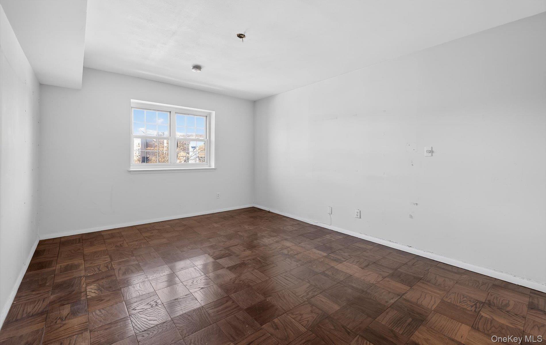 100 South Middle Neck Road, Unit 305 Great Neck, NY 11021 - Photo 18 of 45