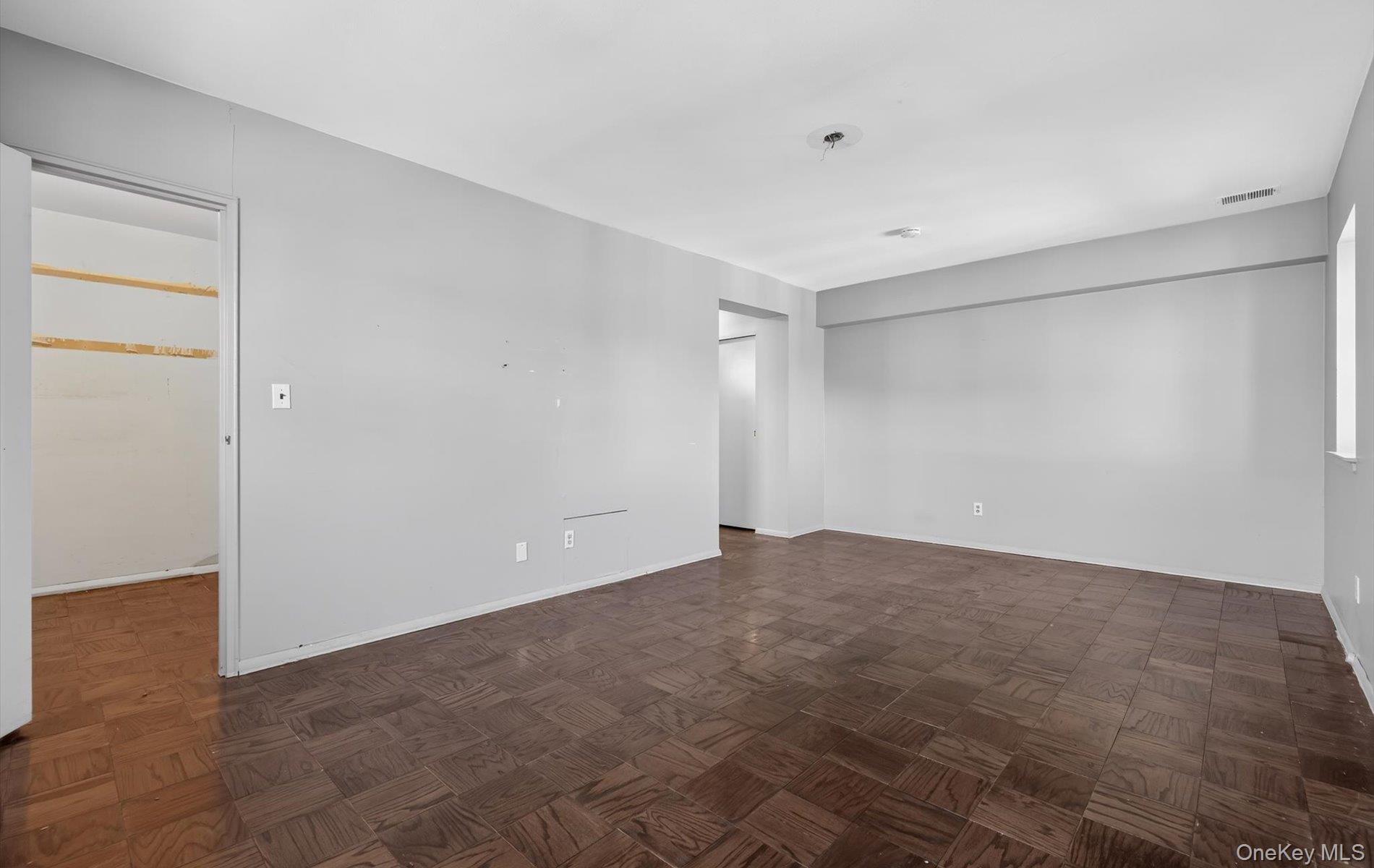 100 South Middle Neck Road, Unit 305 Great Neck, NY 11021 - Photo 25 of 45