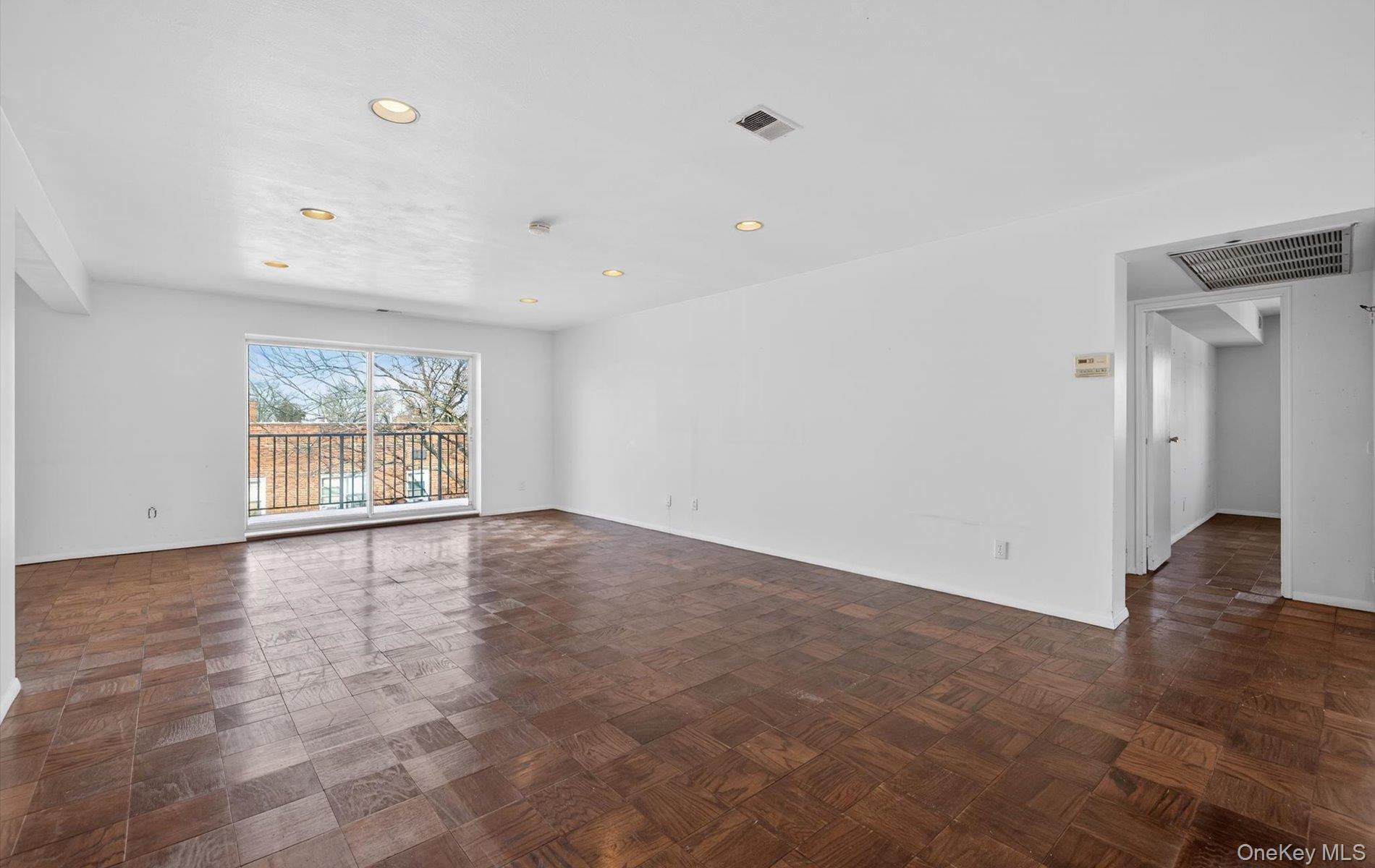 100 South Middle Neck Road, Unit 305 Great Neck, NY 11021 - Photo 3 of 45