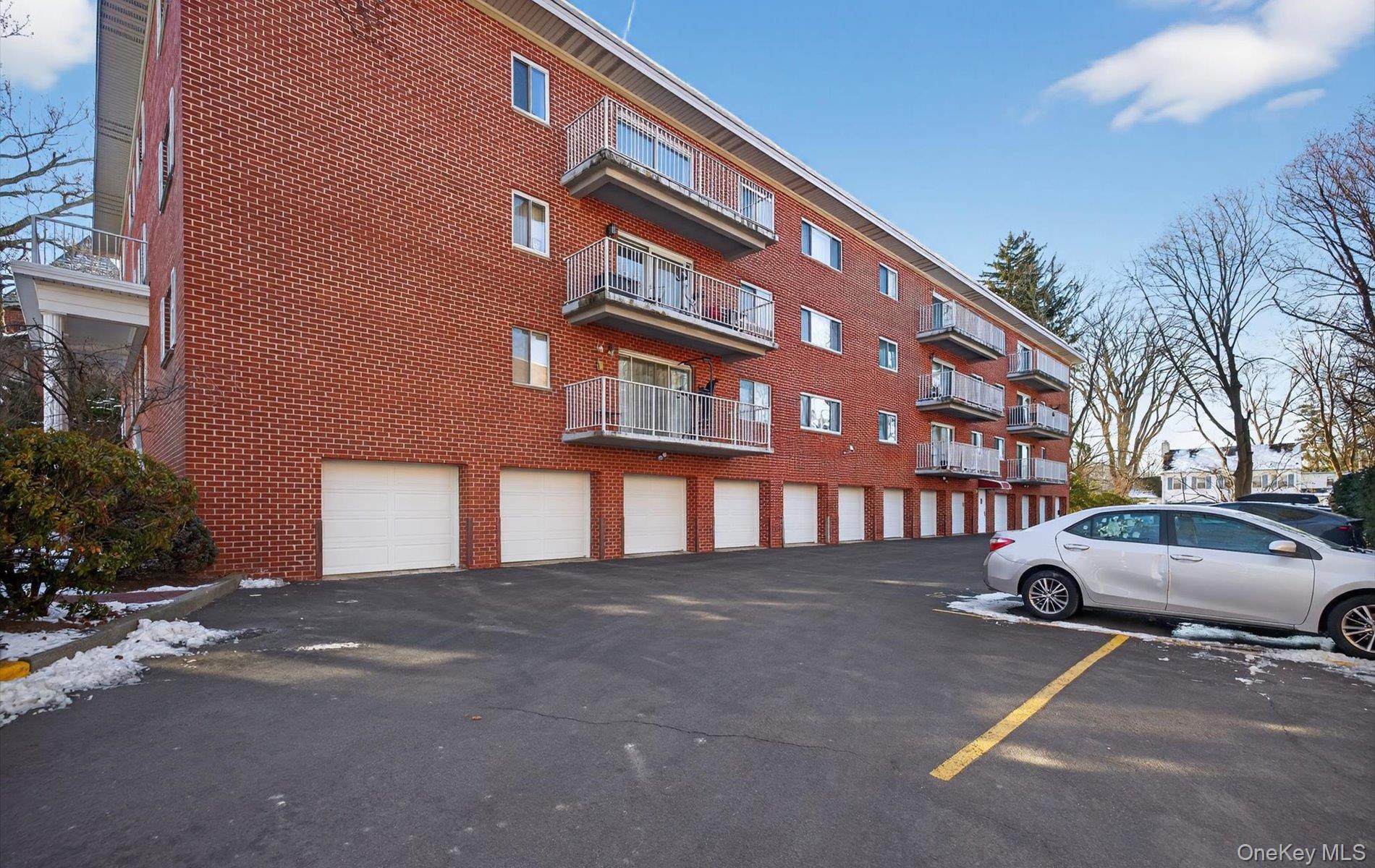 100 South Middle Neck Road, Unit 305 Great Neck, NY 11021 - Photo 37 of 45