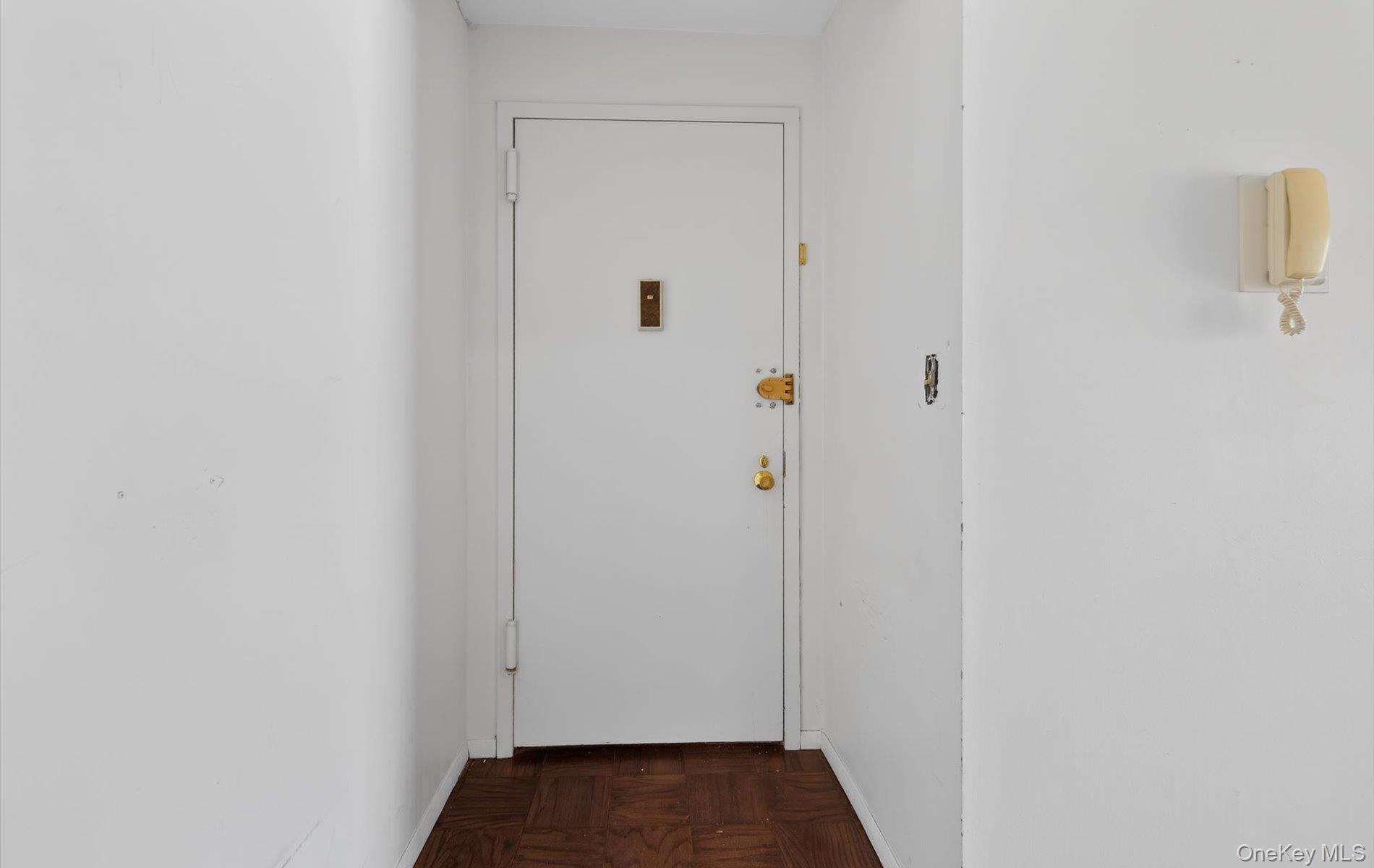 100 South Middle Neck Road, Unit 305 Great Neck, NY 11021 - Photo 4 of 45