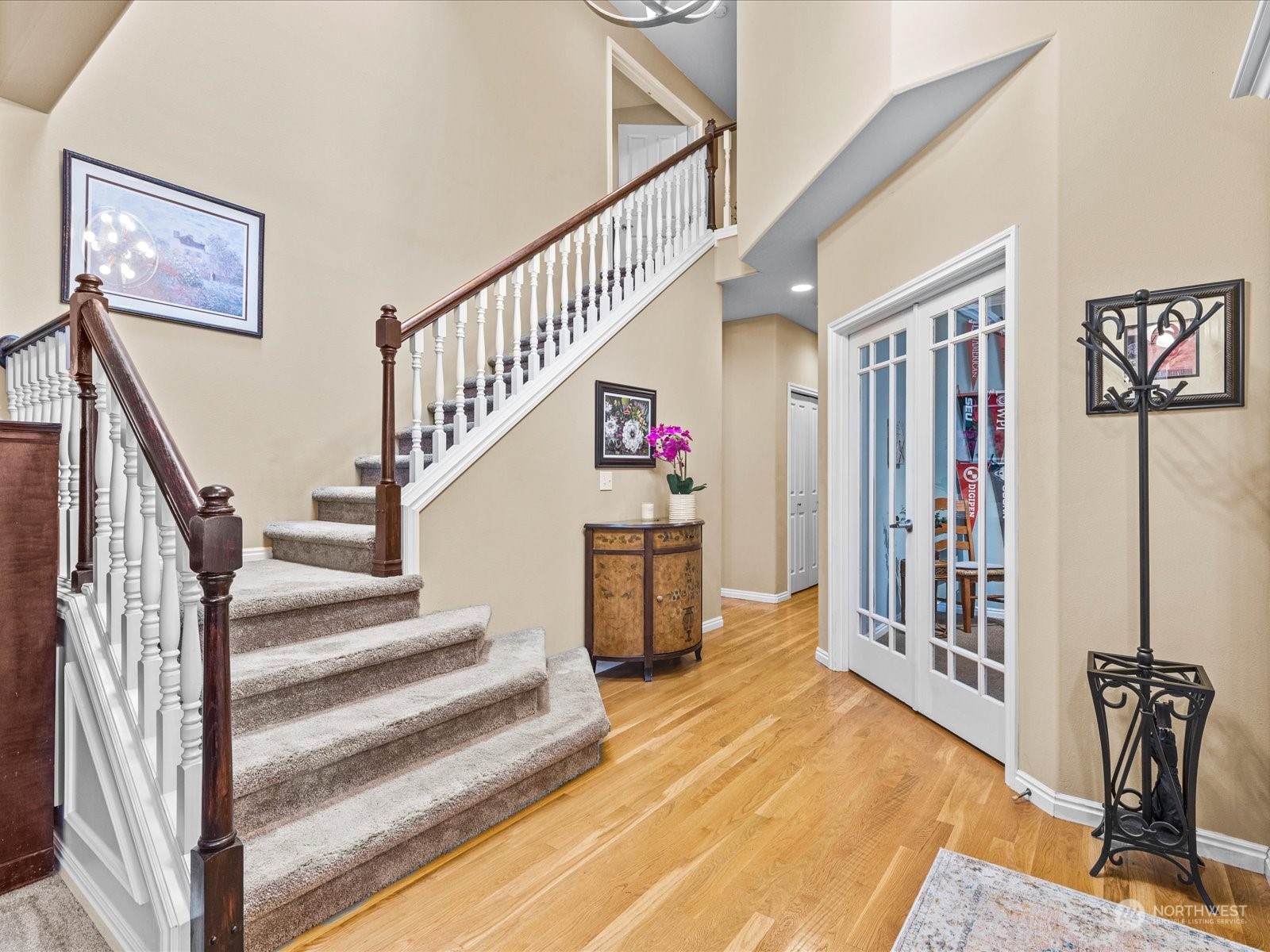 9506 Northeast 191st Street Bothell, WA 98011 - Photo 8 of 40 a view of entryway