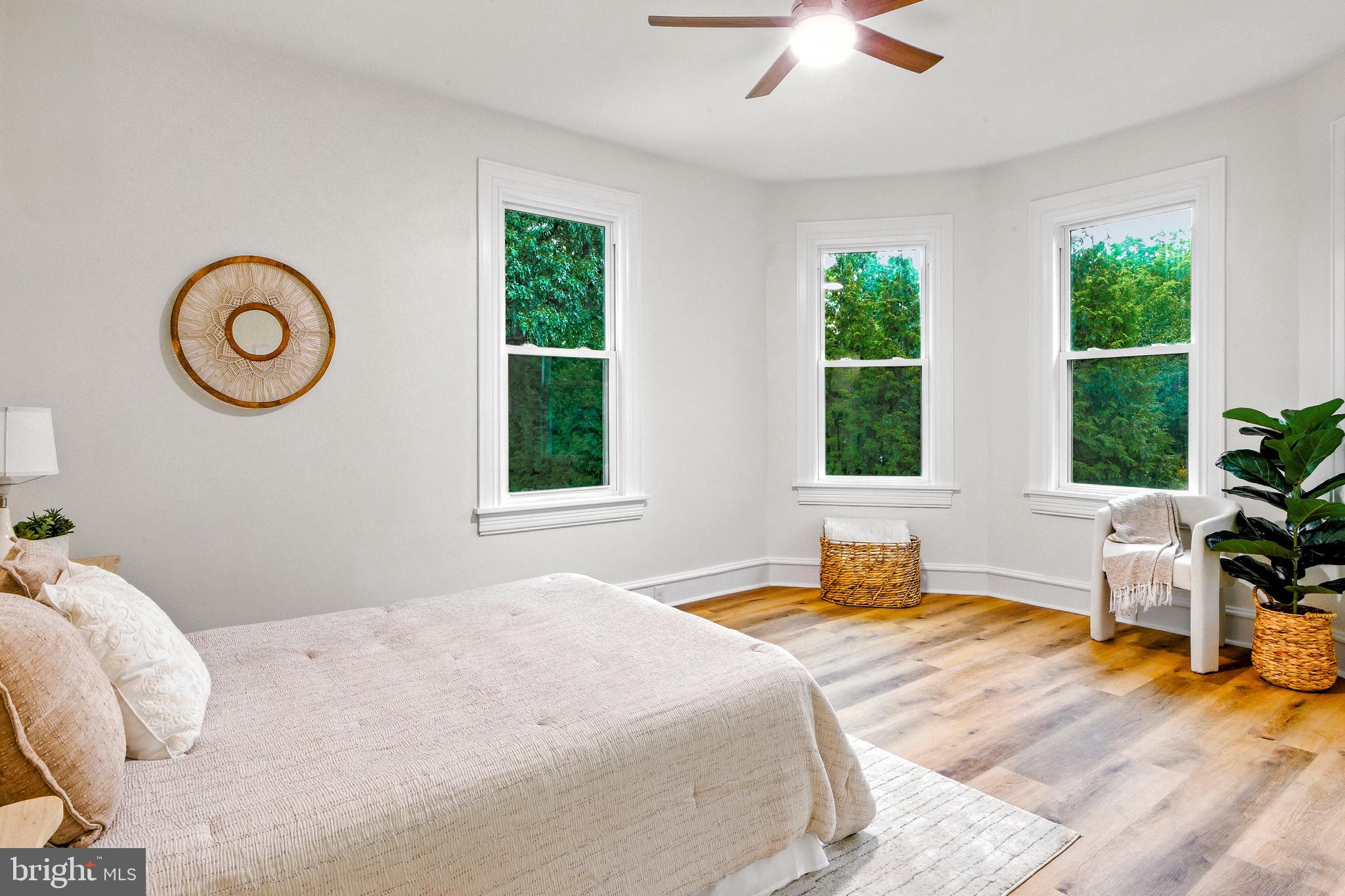 713 Main Street Riverton, NJ 08077 - Photo 25 of 36 a bedroom with a bed and a window
