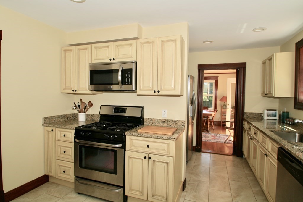 204 R Washington Street Gloucester, MA 01930 - Photo 11 of 36 Gallery Image 11