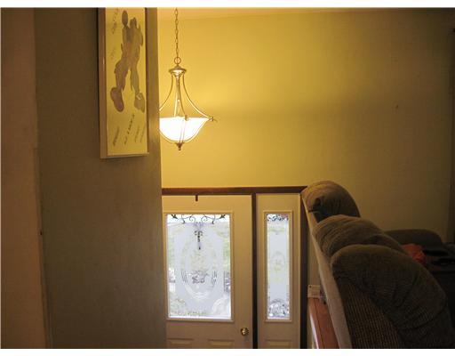 1806 Cowling Road Scottdale, PA 15683 - Photo 4 of 16 Entry/Foyer.