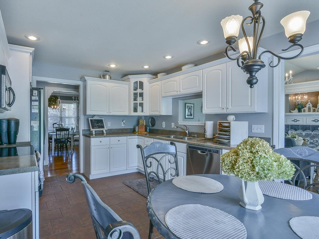 274 Upper Sand Valley Road Jonesborough, TN 37659 - Photo 13 of 36 Stainless appliances