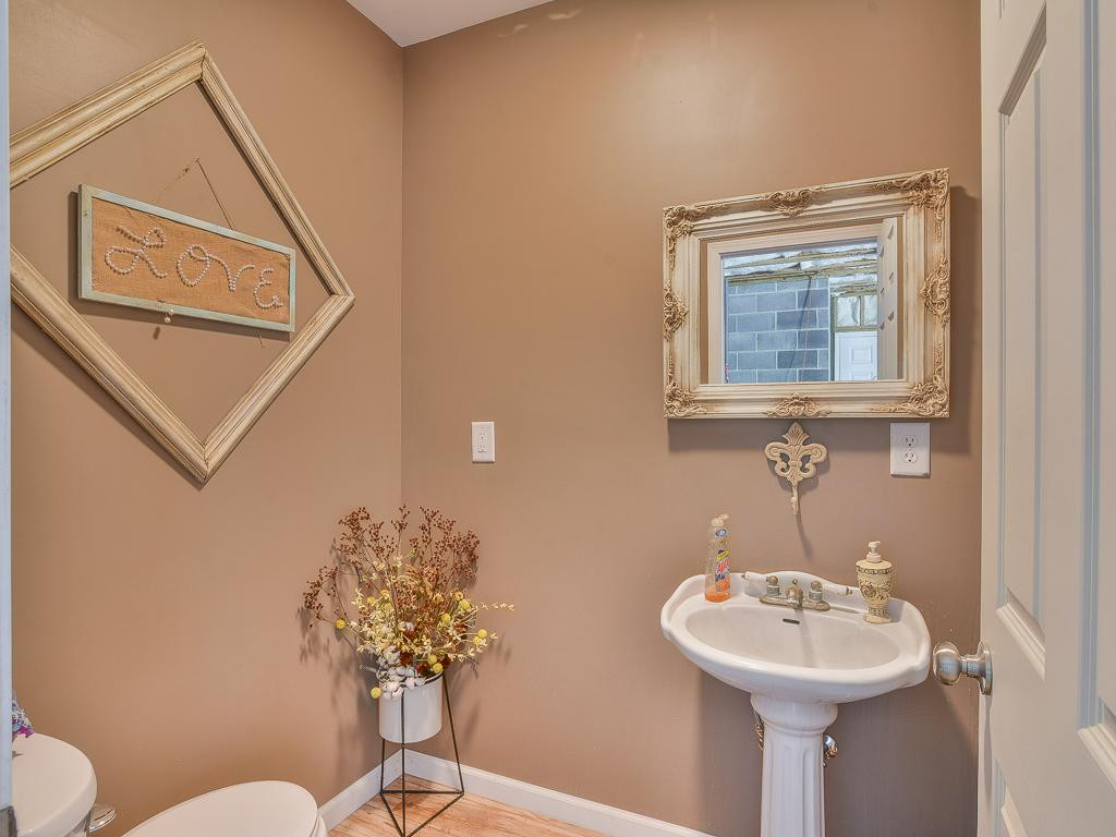 274 Upper Sand Valley Road Jonesborough, TN 37659 - Photo 27 of 36 Basement half bath