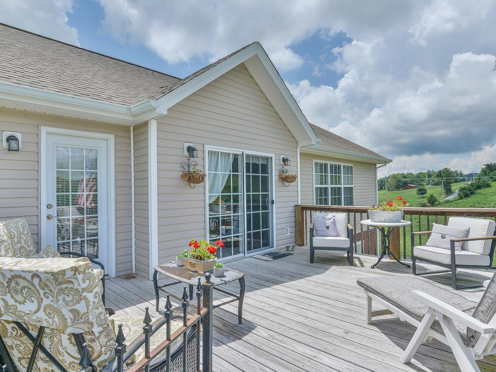 274 Upper Sand Valley Road Jonesborough, TN 37659 - Photo 30 of 36 Back deck leading to kit MBR