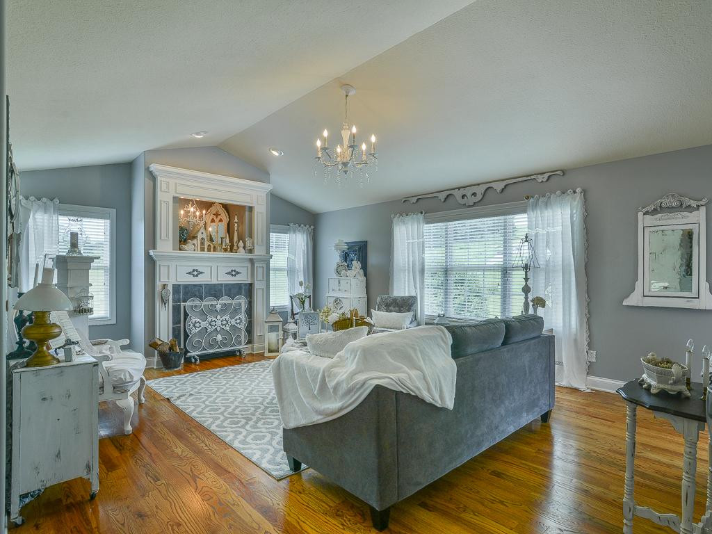 274 Upper Sand Valley Road Jonesborough, TN 37659 - Photo 7 of 36 Your great room
