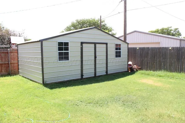 $330,000 | 812 Columbia Drive, Hereford, TX 79045