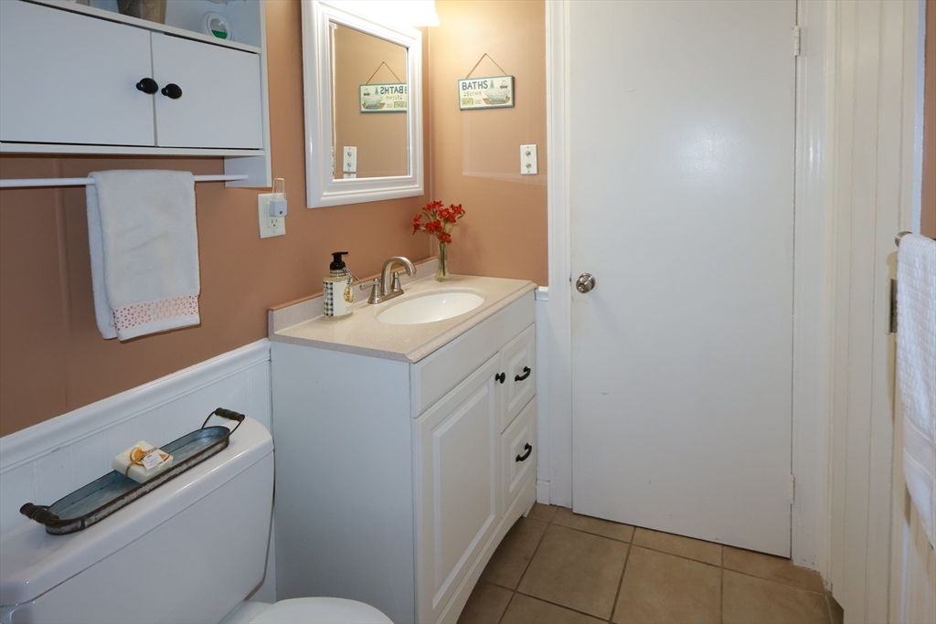 98 Van Kleeck Road Millis, MA 02054 - Photo 12 of 31 Gallery Image 12