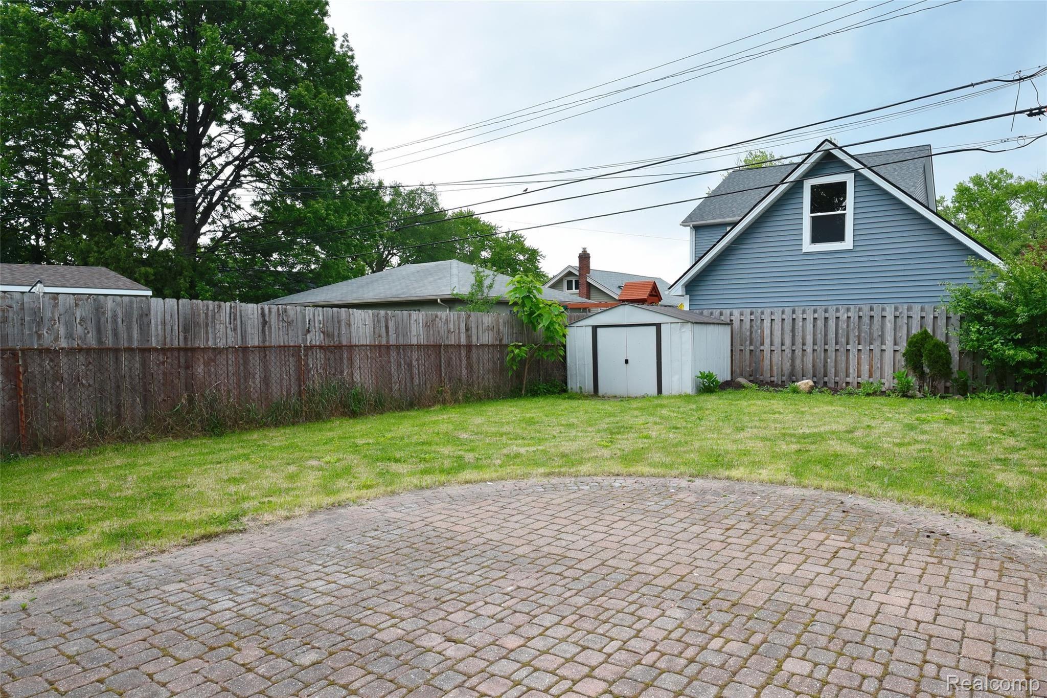 3138 Wakefield Road Berkley, MI 48072 - Photo 18 of 19 3138 Wakefield_18.JPG