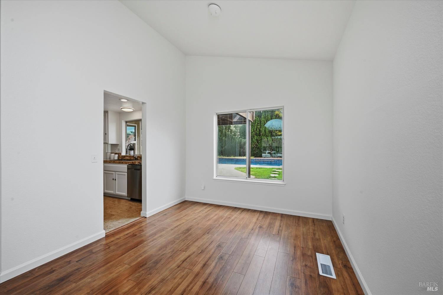 450 Nikki Drive Santa Rosa, CA 95401 - Photo 17 of 43