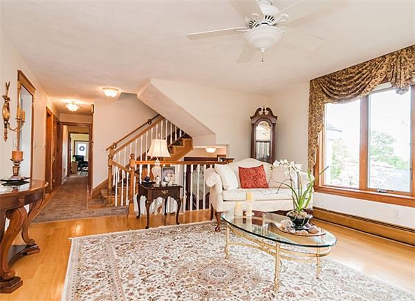 145 Hawthorne Road Waltham, MA 02451 - Photo 3 of 25 Gallery Image 3