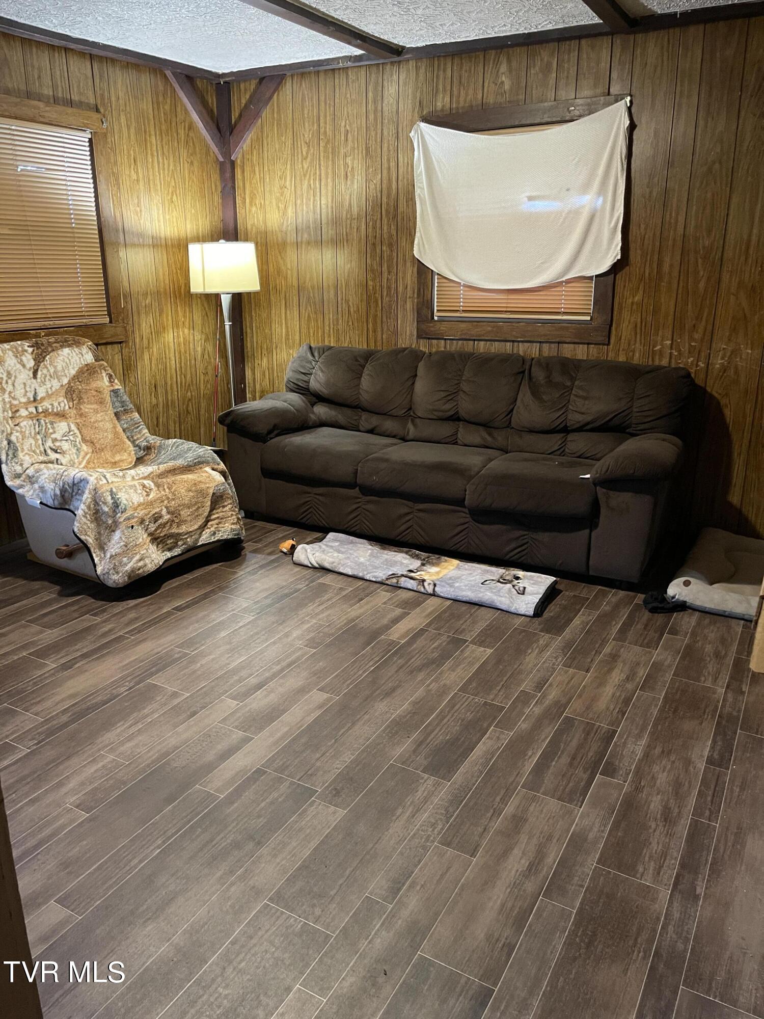 514 Griffith Way Erwin, TN 37650 - Photo 5 of 17 IMG_5142