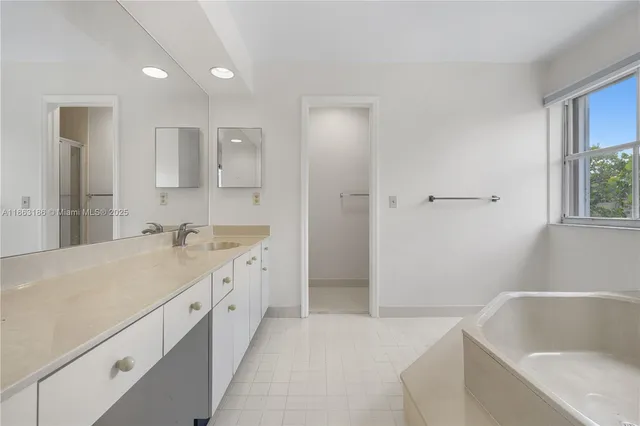 $729,999 | 7150 Southwest 55th Terrace West, Miami, FL 33155