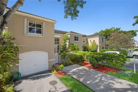 $699,999 | 7150 Southwest 55th Terrace West, Miami, FL 33155