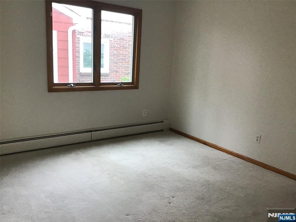 411 Chestnut Street, Unit 2 Ridgefield, NJ 07657 - Photo 6 of 10