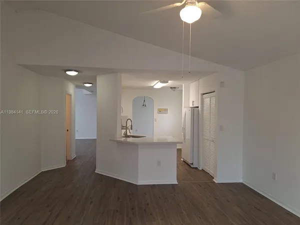 $3,800 | 446 Lakeside Circle, Sunrise, FL 33326