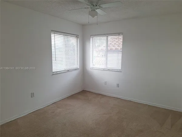 $3,800 | 446 Lakeside Circle, Sunrise, FL 33326