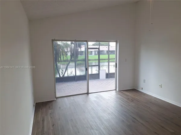 $3,800 | 446 Lakeside Circle, Sunrise, FL 33326