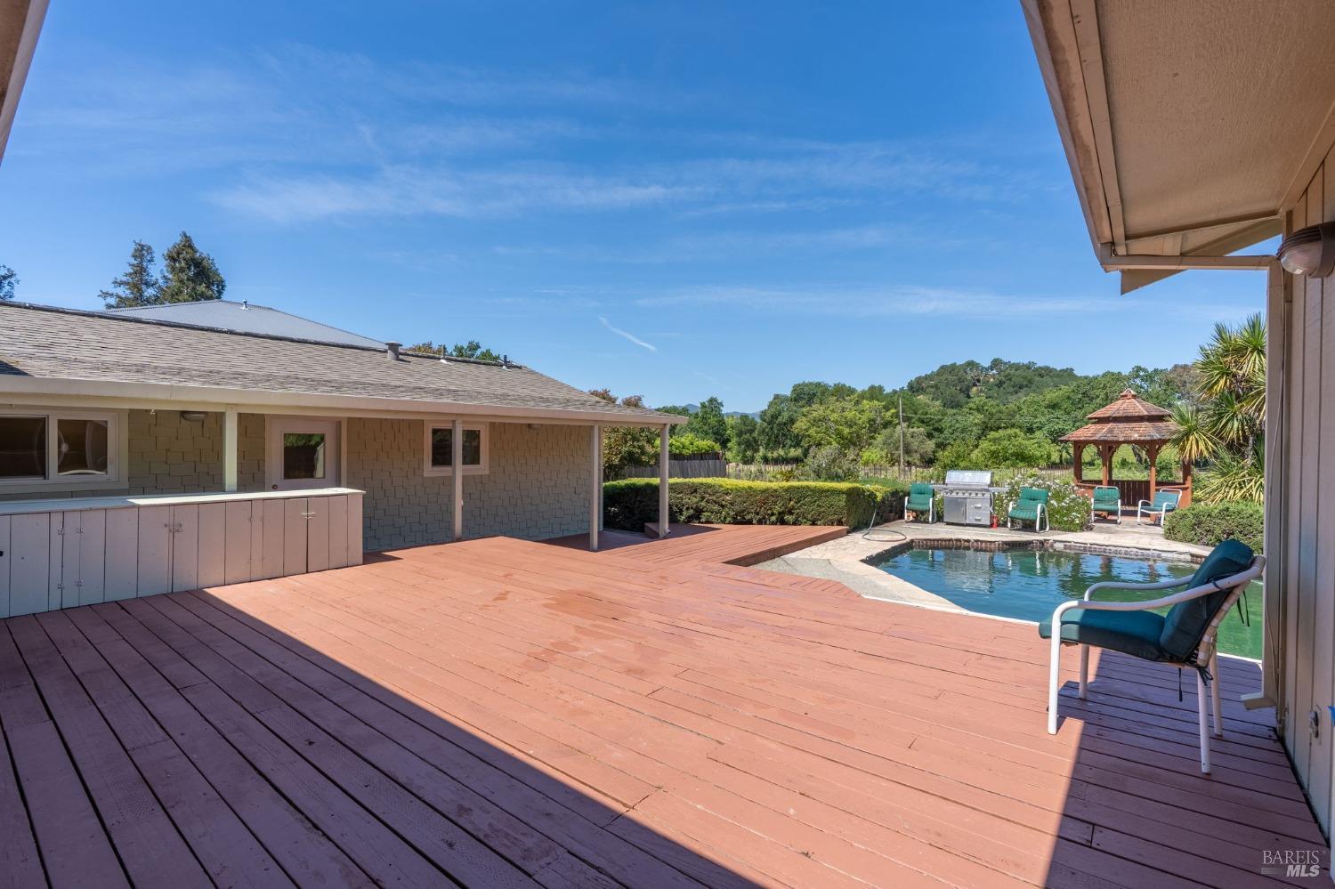 1550 Yountville Cross Road Napa, CA 94558 - Photo 39 of 45 a view of a house with a patio