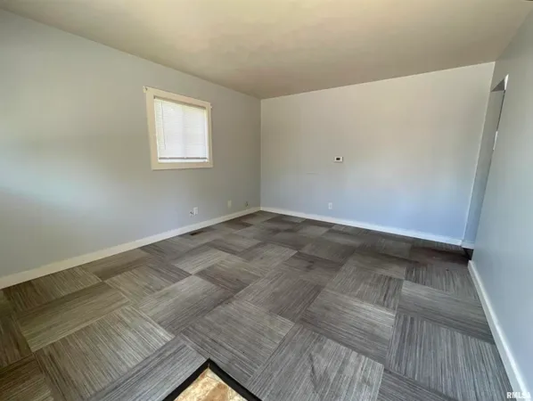 $160,000 | 817 East Stanford Avenue, Springfield, IL 62703