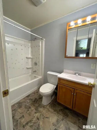 $160,000 | 817 East Stanford Avenue, Springfield, IL 62703