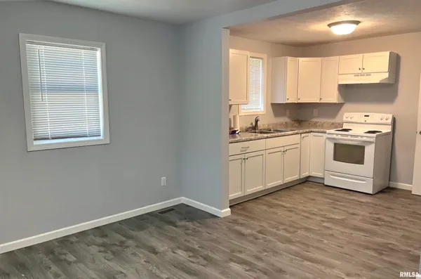 $160,000 | 817 East Stanford Avenue, Springfield, IL 62703