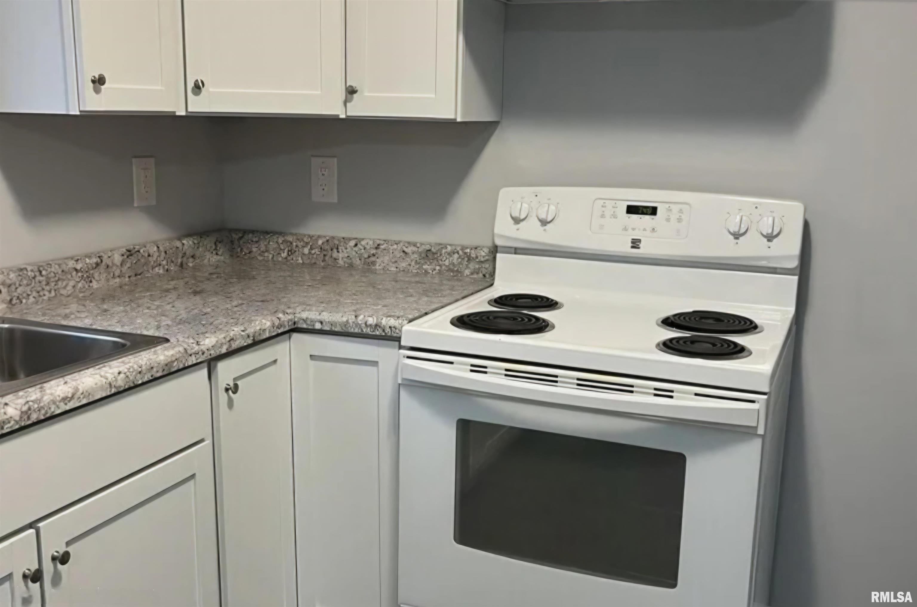 817 East Stanford Avenue Springfield, IL 62703 - Photo 5 of 21