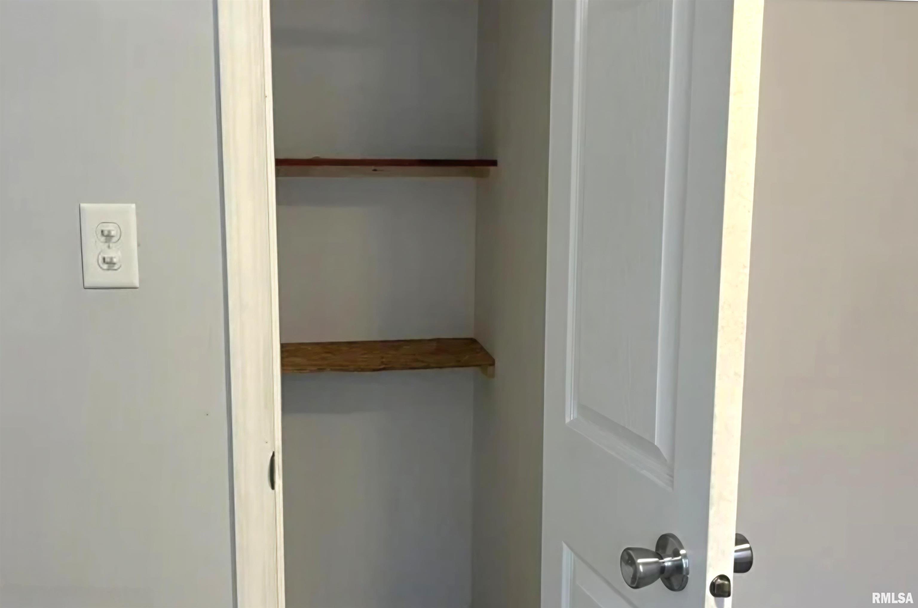 817 East Stanford Avenue Springfield, IL 62703 - Photo 7 of 21