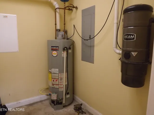 $439,900 | 392 Cromwe Street, Harrogate, TN 37752