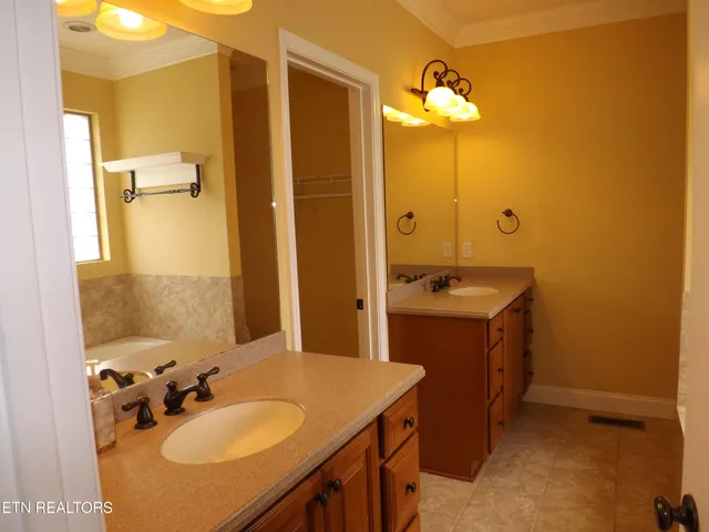 $439,900 | 392 Cromwe Street, Harrogate, TN 37752