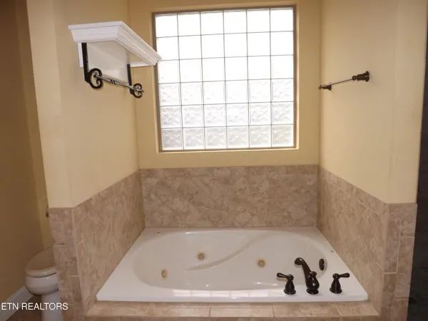 $439,900 | 392 Cromwe Street, Harrogate, TN 37752