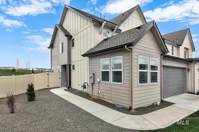 $437,350 | 1881 North Big Star Avenue, Eagle, ID 83616