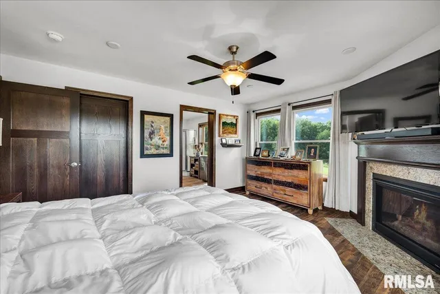 $2,200,000 | 1600 Manson Height Road, Dahinda, IL 61428