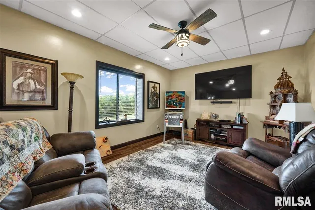 $2,200,000 | 1600 Manson Height Road, Dahinda, IL 61428