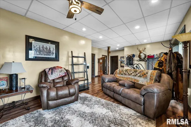 $2,200,000 | 1600 Manson Height Road, Dahinda, IL 61428