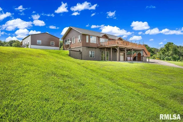 $2,200,000 | 1600 Manson Height Road, Dahinda, IL 61428