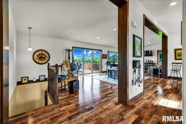 $2,200,000 | 1600 Manson Height Road, Dahinda, IL 61428