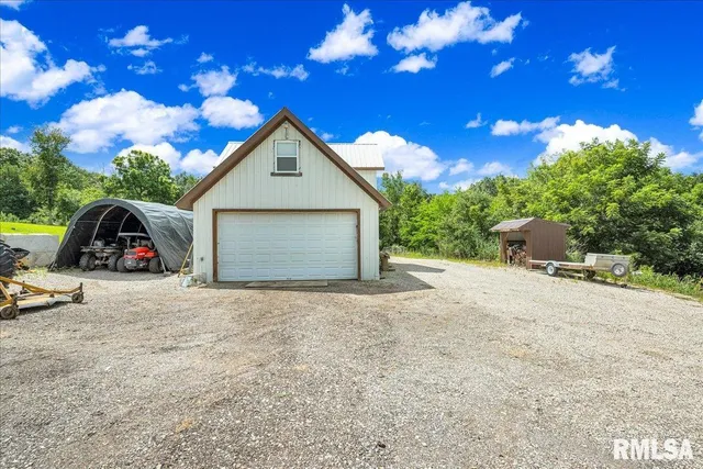 $2,200,000 | 1600 Manson Height Road, Dahinda, IL 61428