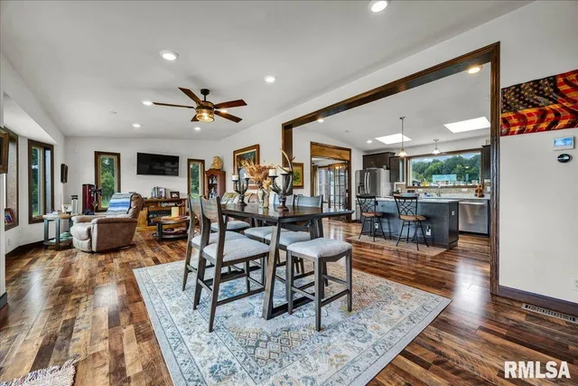 $2,200,000 | 1600 Manson Height Road, Dahinda, IL 61428