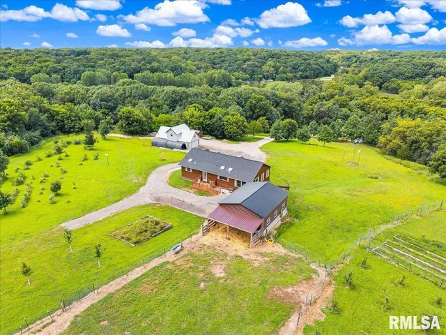 $2,200,000 | 1600 Manson Height Road, Dahinda, IL 61428